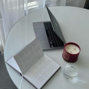 Startup from Scratch: From Idea to First Customers